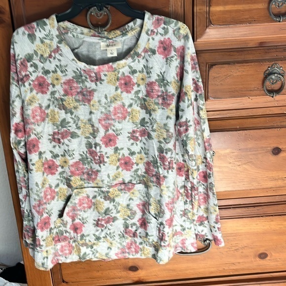 NWOT Style & Co Women’s Red And Yellow Floral Light Sweatshirt Size Large - Picture 1 of 8
